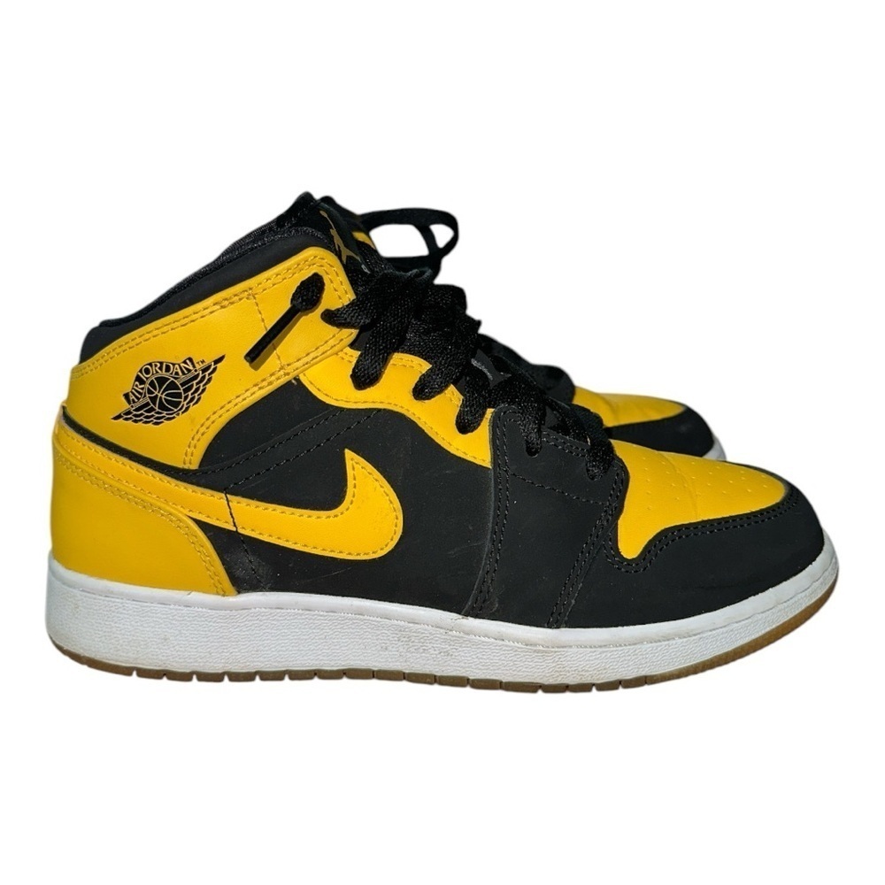 Jordan 1 Mid Little Kids Shoes Black/Varsity Maize-White size 6Y - Picture 2 of 9